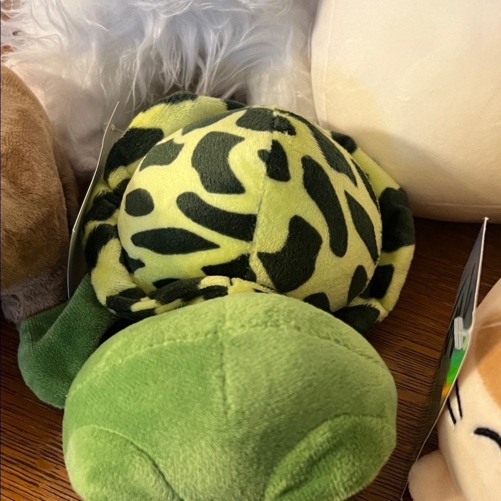 Plush Toy Collection with Cats and Bunnies - Picture 3 of 3